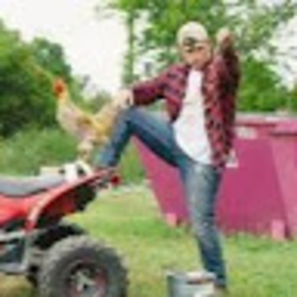 Meet your Posher, Izzy - Picture 1 of 1